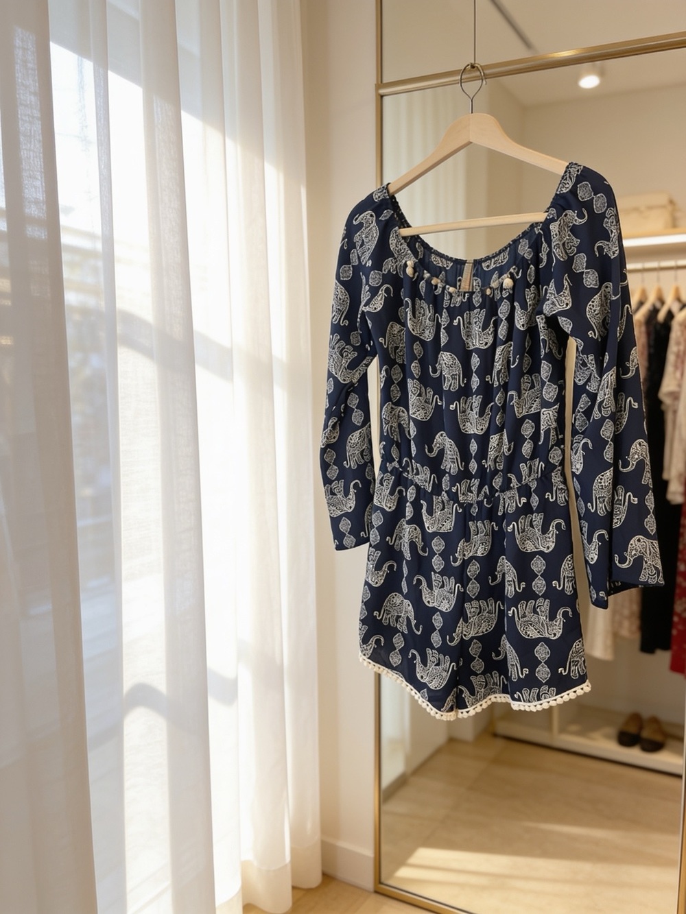 Navy Blue Printed Long-Sleeve Elephant Print Romper Sz L ( see measurements)